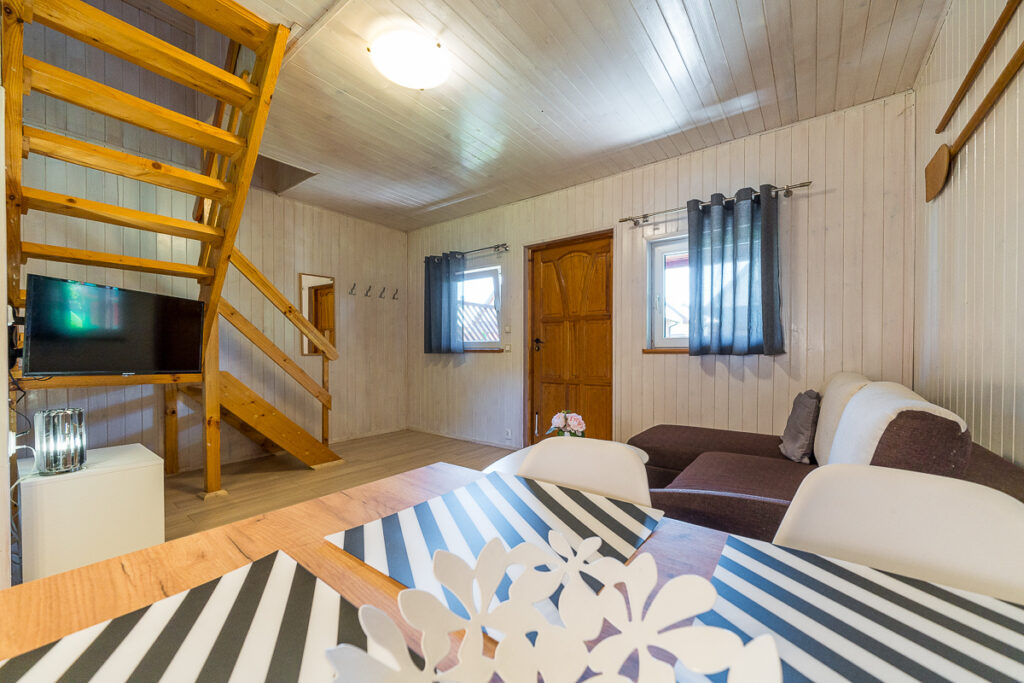 Domek drewniany 6-osobowy