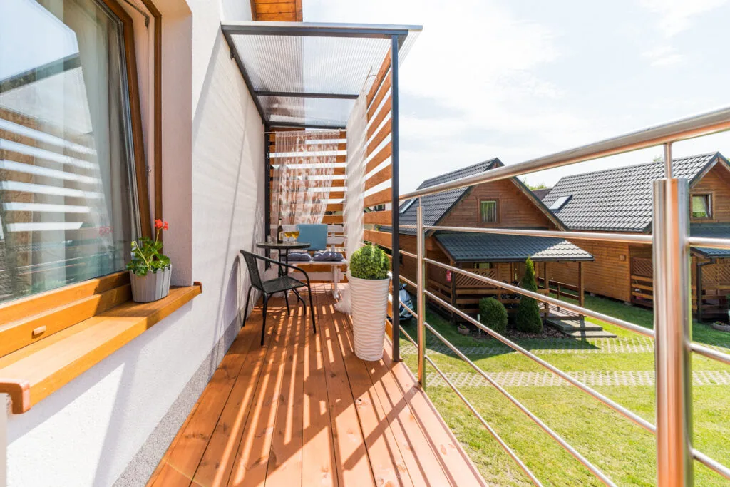 Apartament dwupoziomowy 3-osobowy z balkonem