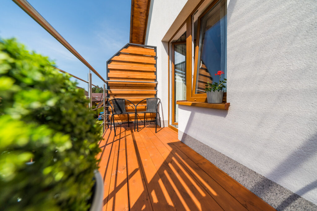 Apartament dwupoziomowy 3-osobowy z balkonem