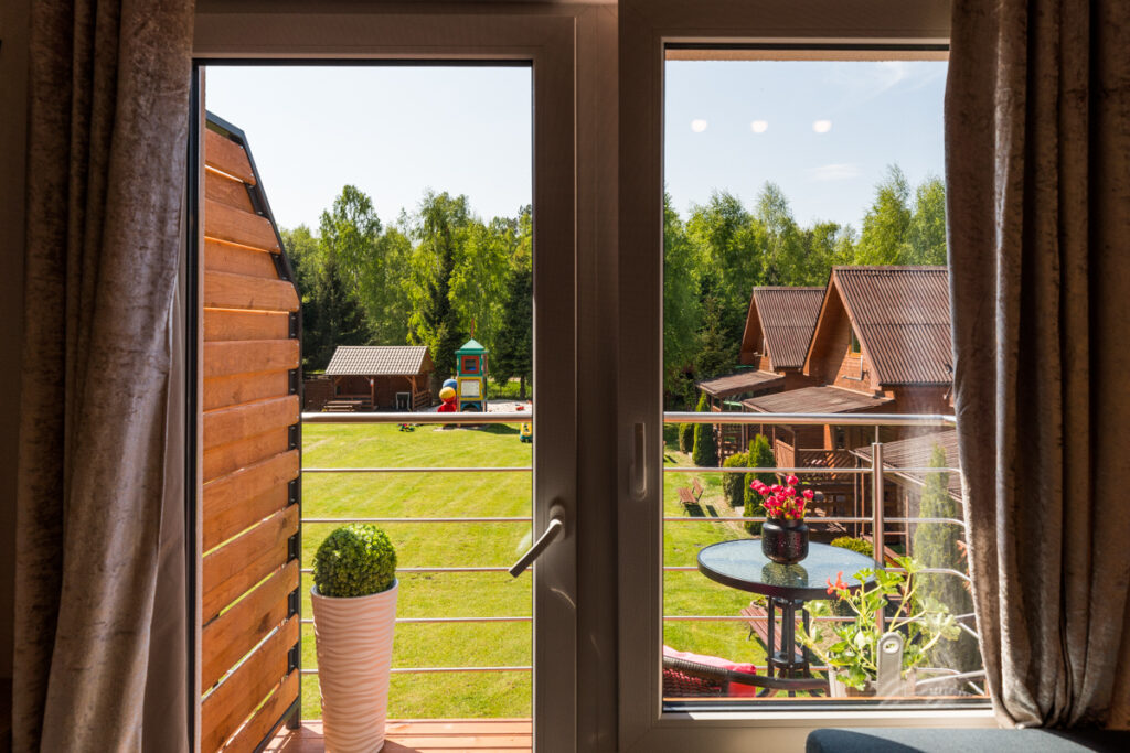 Apartament dwupoziomowy 4-osobowy z balkonem